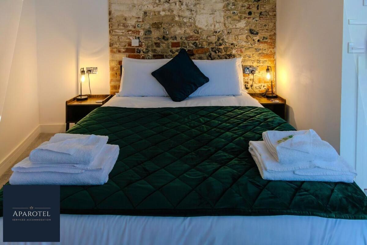 Aparotel Serviced Apartments - Stonehenge, Amesbury Town Centre Room photo